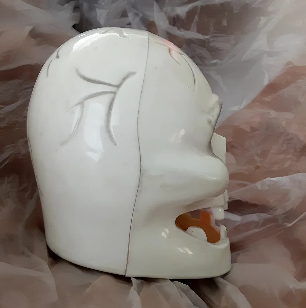 HALLOWEEN BATTERY Operated Blink Lighted Skull Ivory